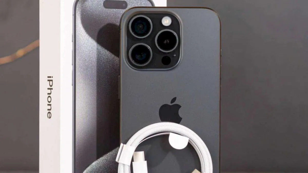 Apple, iPhone 15 Isınma Sorunu İçin Paketlenmiş Cihazları Güncelleyebilecek Çözüm Geliştirdi