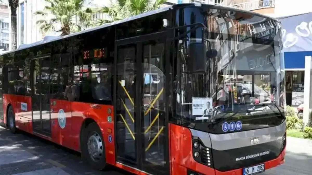 Manisa Büyükşehir'den öğrencilere yeni otobüs ayarı