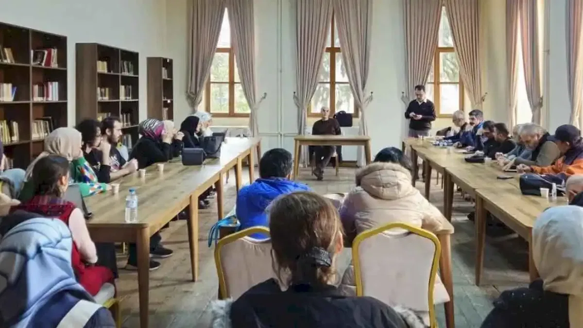 Bursa'da 'Öğretmen Akademileri' sürüyor