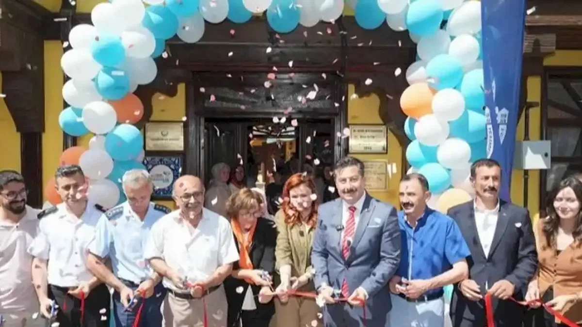 Bursa Yenişehir'de tarihi Sarı Köşk sosyal hayata kazandırıldı