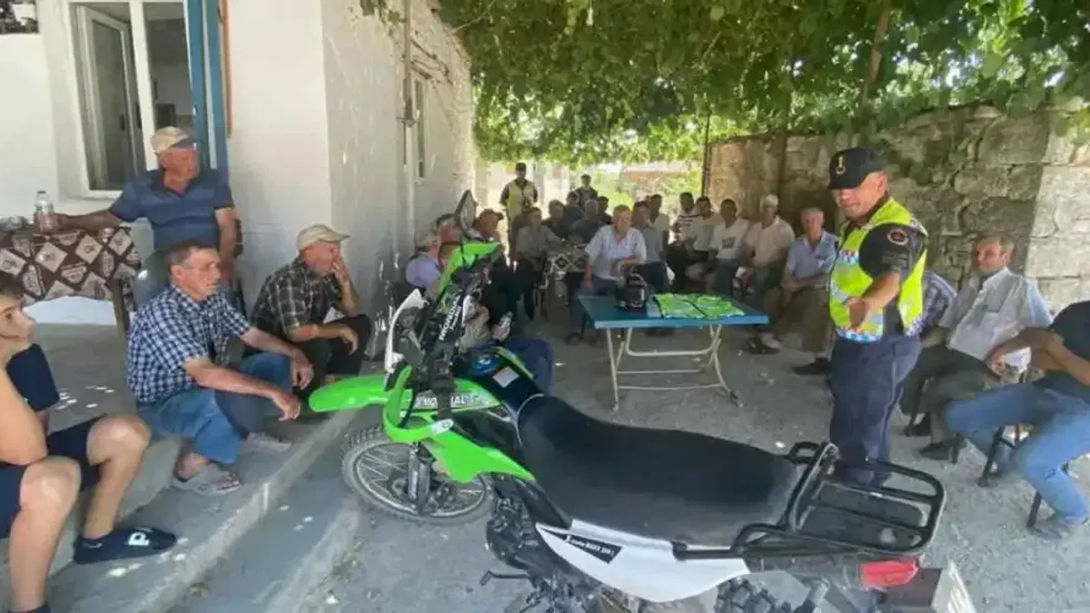 Jandarma Keşan'da trafik bilinci oluşturuyor