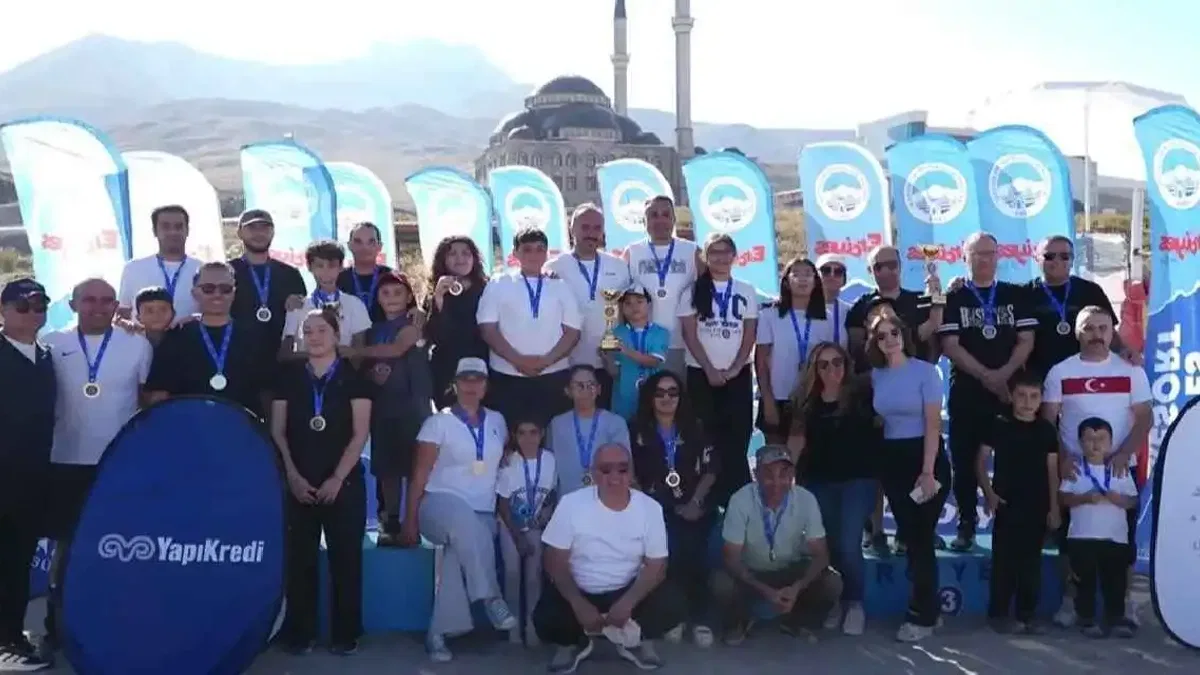 Erciyes'te plaj voleybolu turnuvası