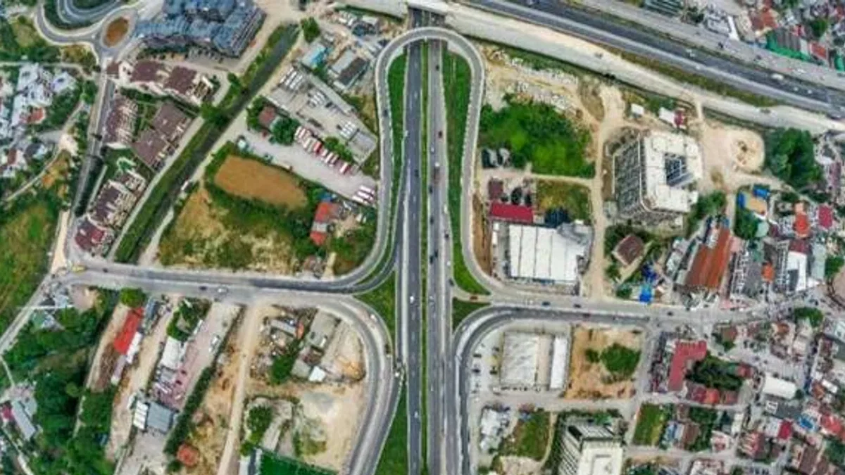 Kocaeli Solaklar Köprülü Kavşağı’na kadın eli