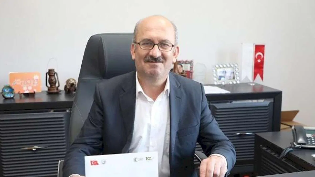 Öğretmen başkandan Öğretmenler Günü hediyesi