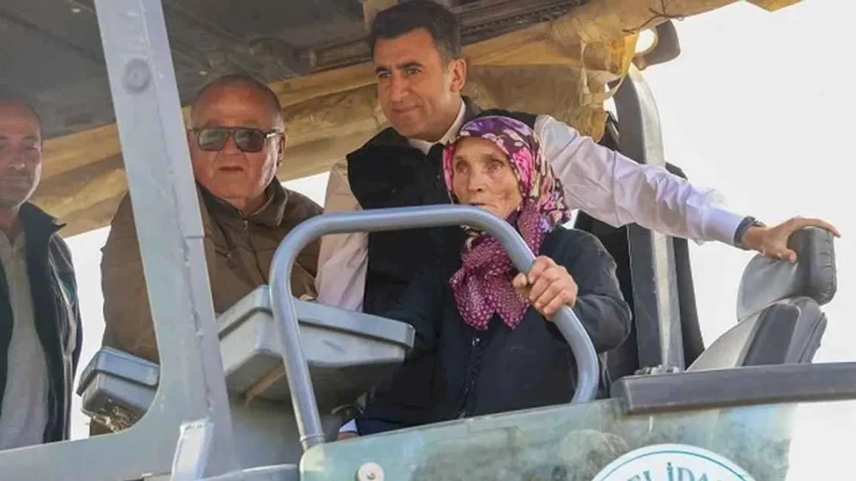 Gülsüm Teyze'den asfalt şovu