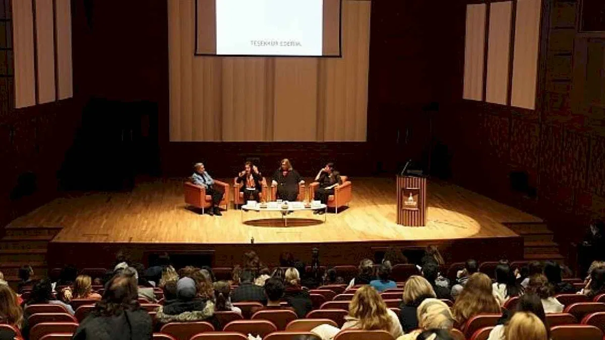 İzmir Büyükşehir ve İzmir Tabip Odası'ndan "Sağlığa Erişememek de Şiddettir" sempozyumu "Kadına şiddette bilanço çok ağır"