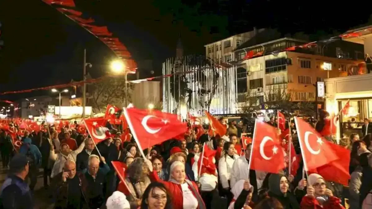 Mudanya'da 19:23 yürüyüşü ile adımlar aynı heyecanla atıldı