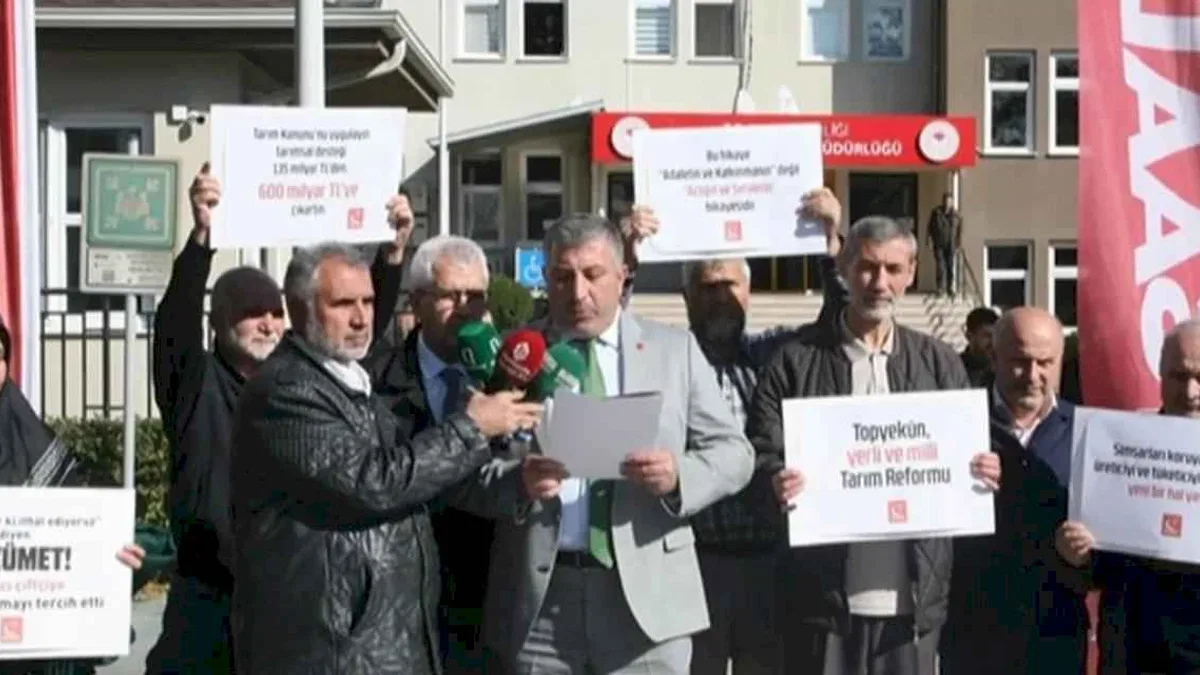 Saadet Partililer Bursa'dan seslendi: Çiftçine sahip çık!