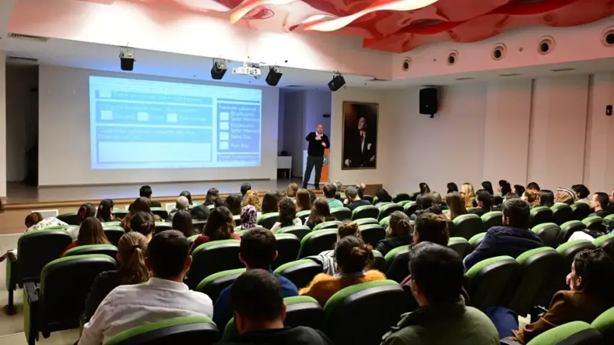 Manisa’da öğretmenlere kariyer eğitimi