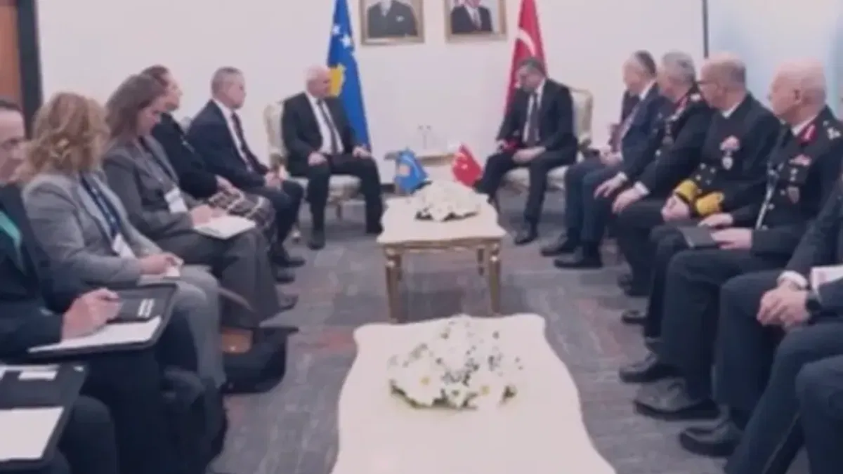 Bakan Çiftçi, Kosovalı mevkidaşıyla SAHA'da görüştü