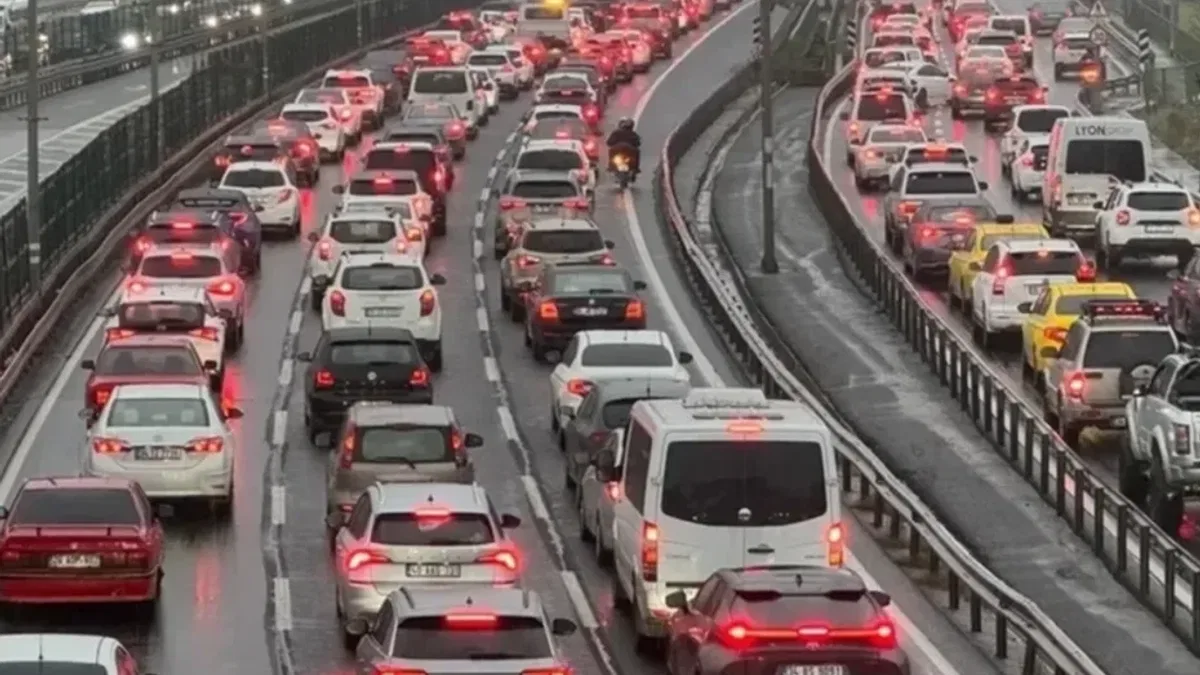 Trafiğe kayıtlı taşıtlar 34 milyonu geçti