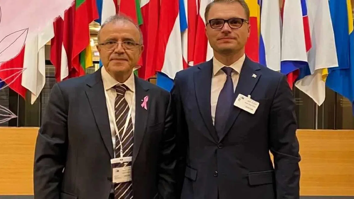 Prof. Dr. Vahit Özmen’e Avrupa Parlamentosu’nda uluslararası ödül