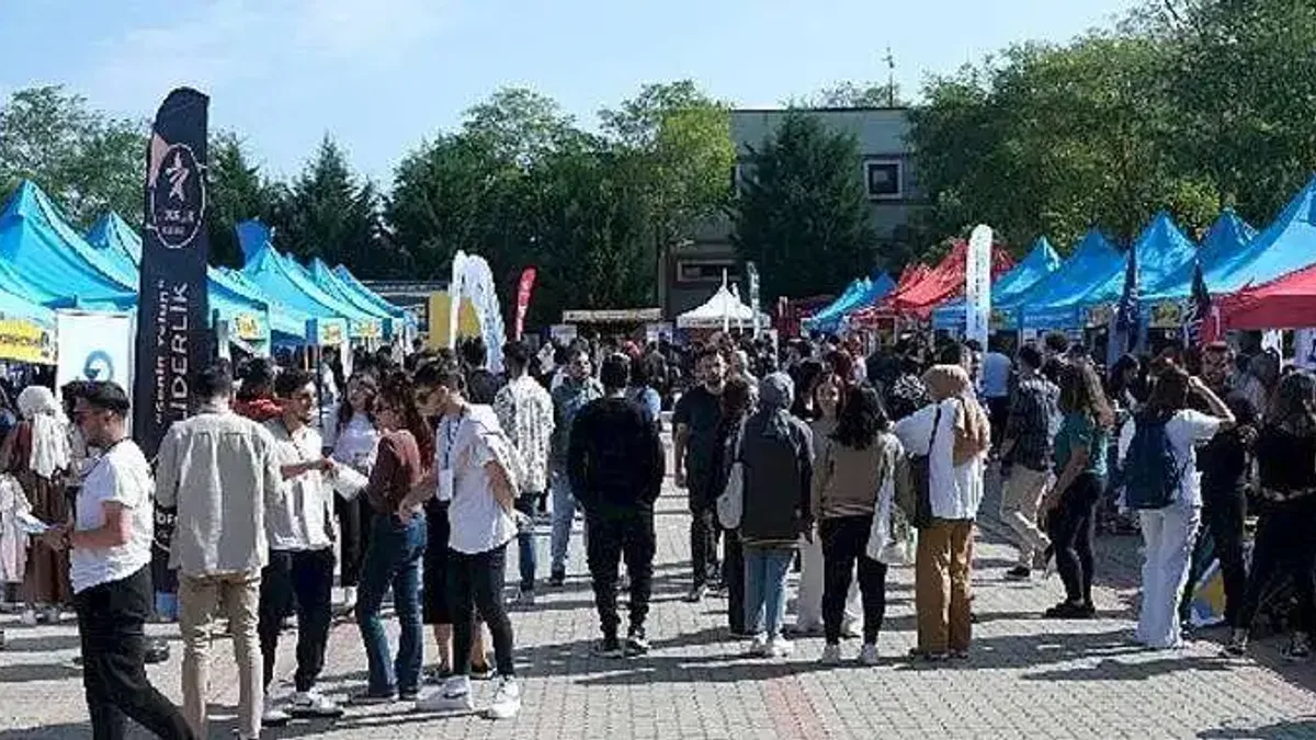 Büyükşehir KOÜ'lü Gençlere 'Mutlu Şehir Kocaeli'yi Tanıttı