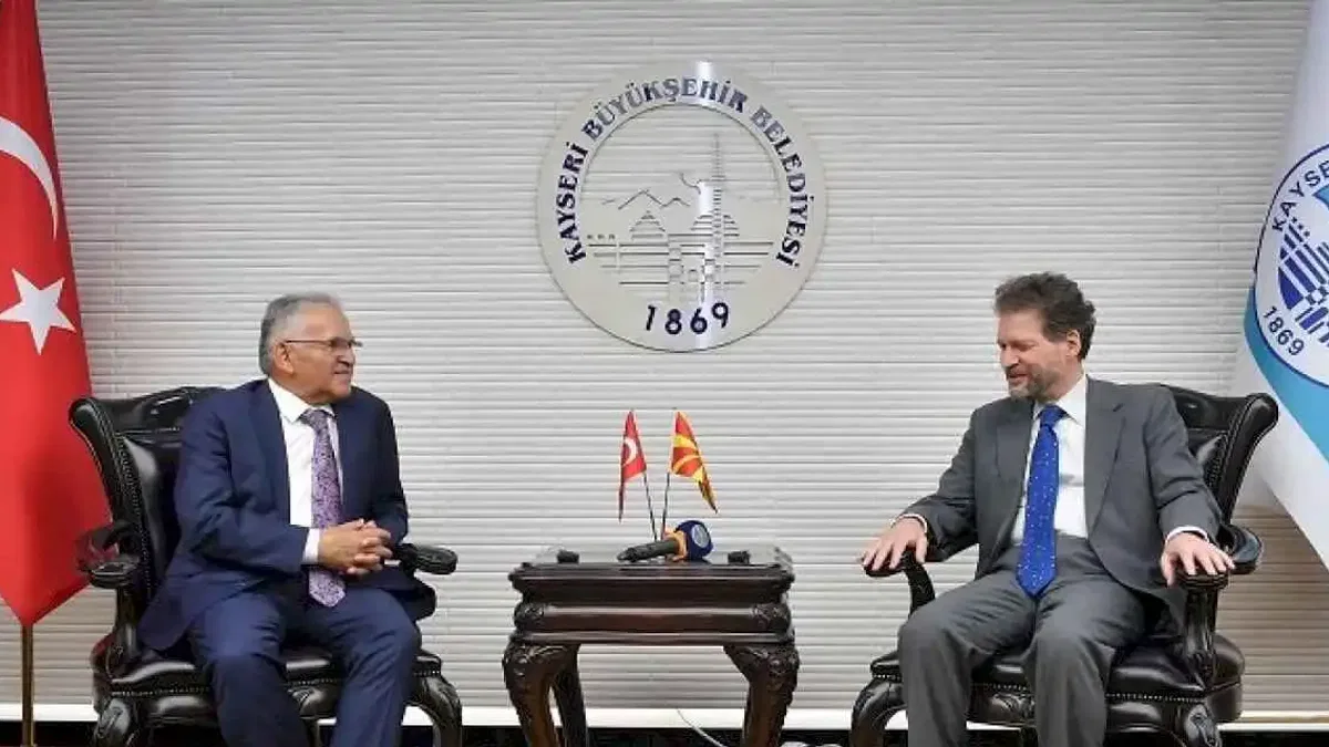 Kuzey Makedonya Cumhuriyeti Ankara Büyükelçisi Manasijevski’den Başkan Büyükkılıç’a ziyaret