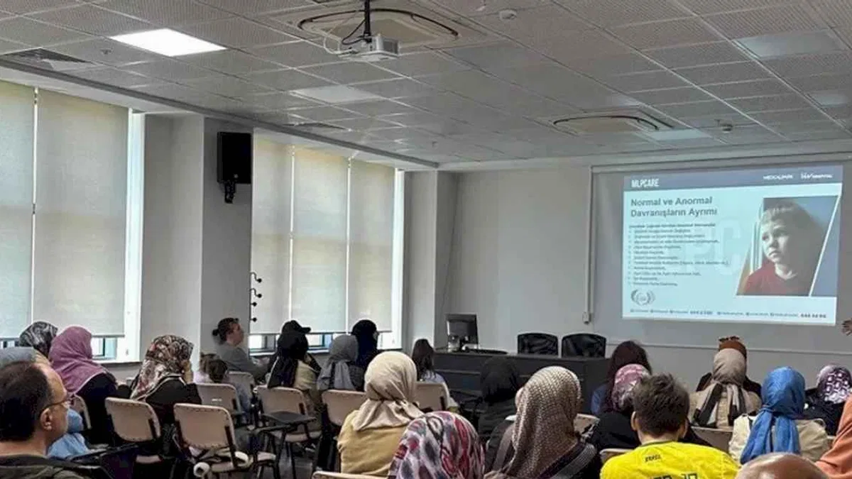 Sakarya'da ebeveyn-çocuk ilişkisi konuşuldu