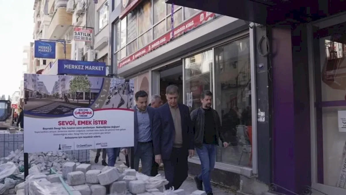 Bayraklı Sevgi Yolu'nda yoğun tempo