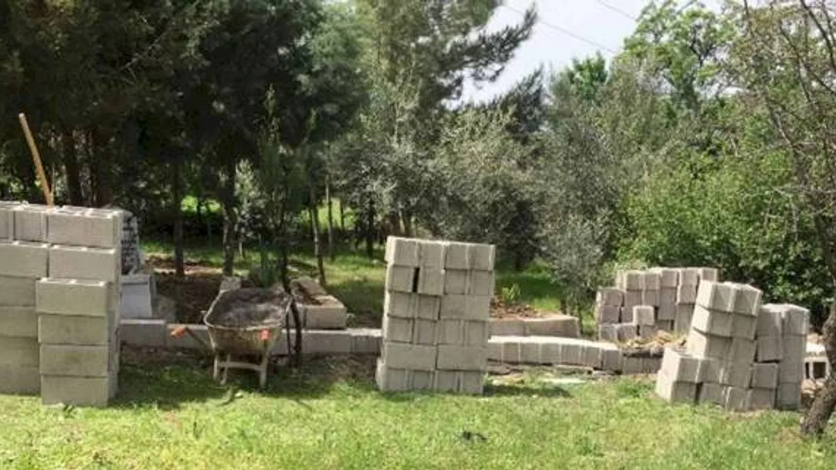 Gözünüzü toprak doyursun! Toprak hırsıyla mezarlığı tahrip ettiler