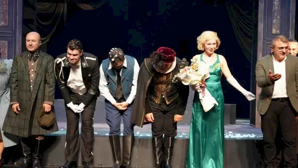 Kocaeli'de Şehir Tiyatrosu yeni sezona merhaba dedi