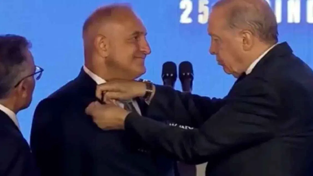 25. yıl programında AK Parti'ye 10 yeni katılım