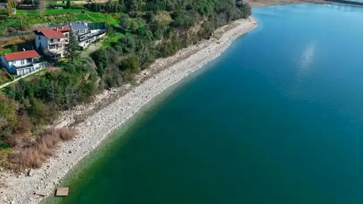 Sapanca kıyılarında kaçak iskele temizliğinde ikinci etap
