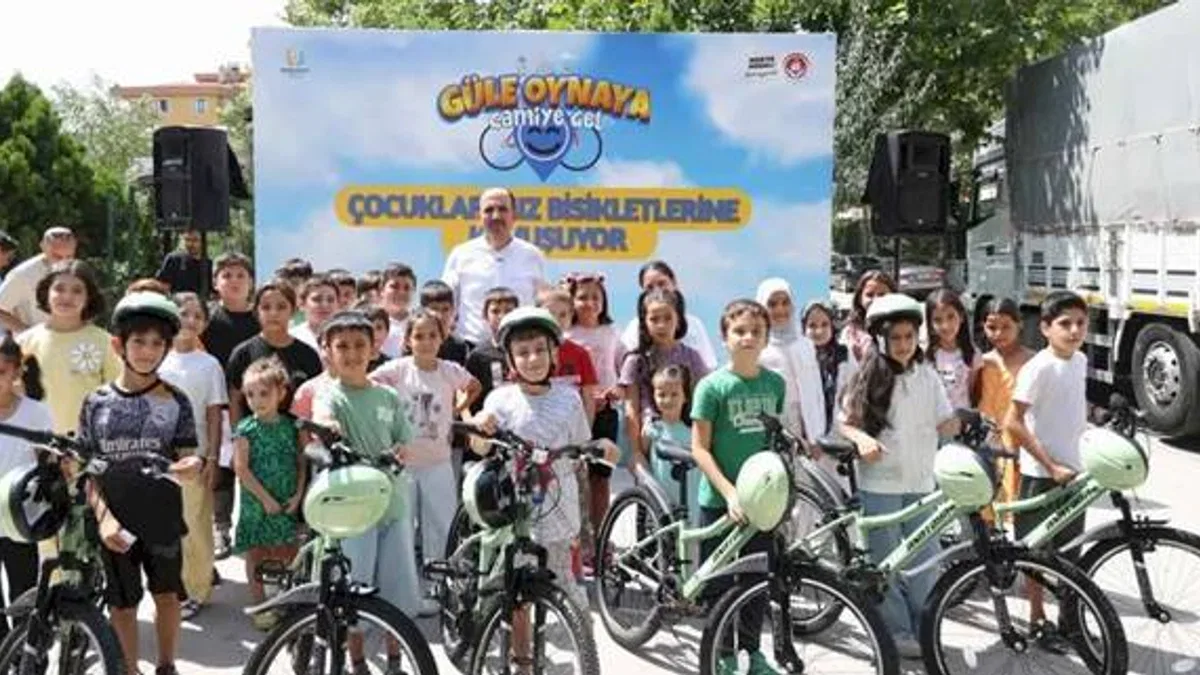 Konya'da 'Güle oynaya camiye gel' sevindirdi