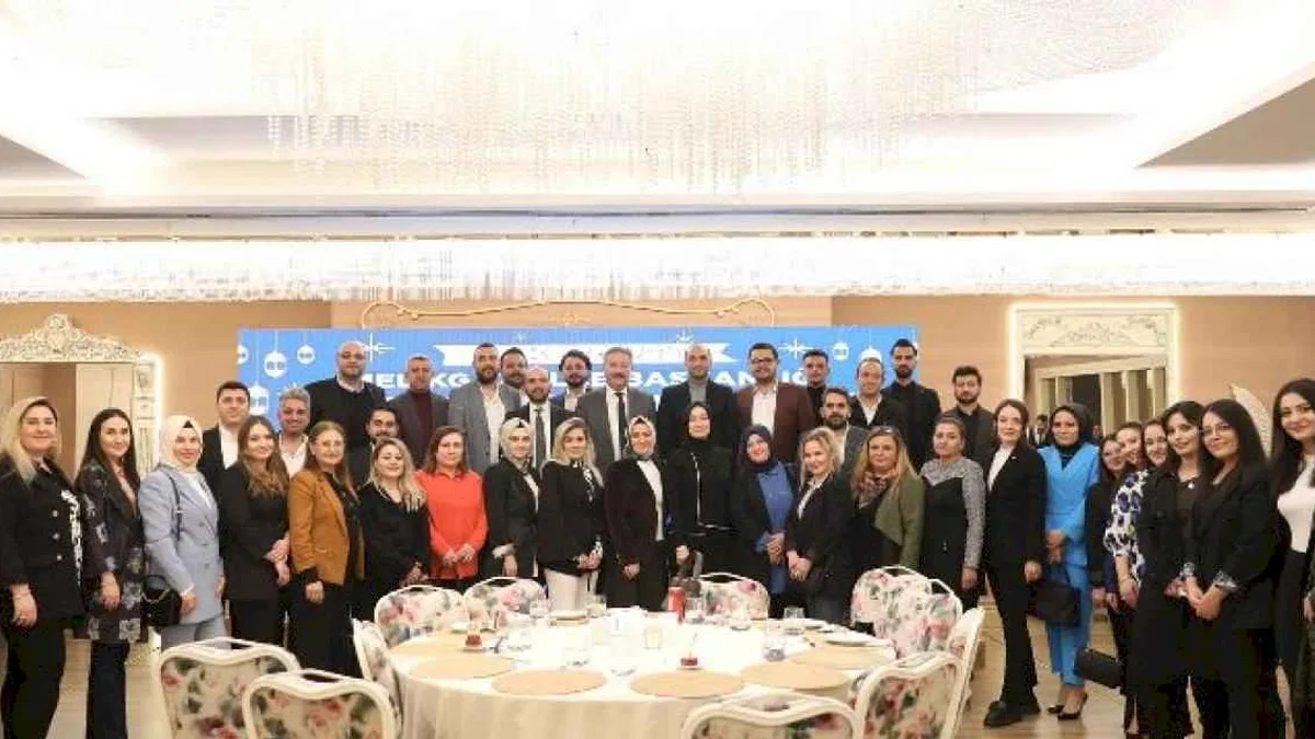 Başkan Palancıoğlu AK Parti Melikgazi ilçe teşkilatı ile iftarda buluştu