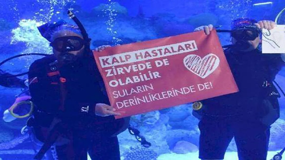 Hastalarıyla 'sağlık' için daldılar!