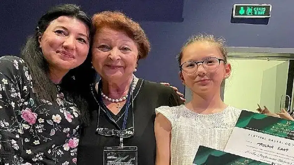 İsmail Baha Sürelsan öğrencisi Aylina Raat Antalya'yı gururlandırdı