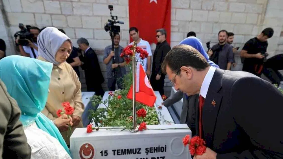 15 Temmuz şehitlerine İstanbul Büyükşehir'de özel anma