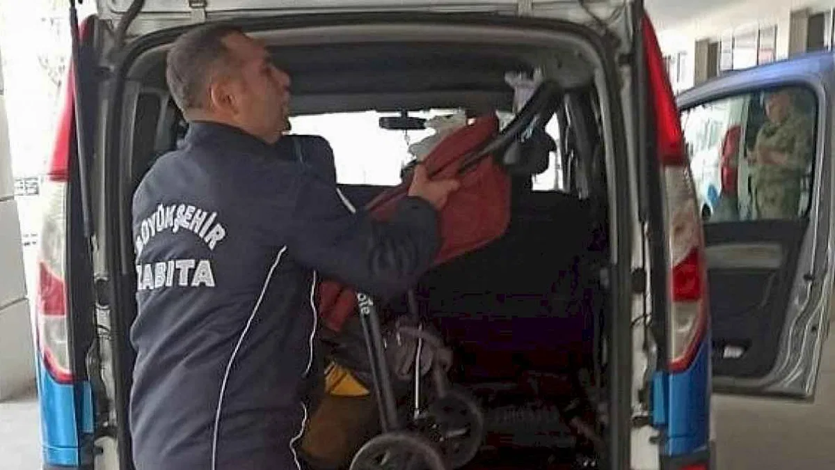 Büyükşehir'in Zabıta Ekiplerinden Küçük Çocuğa Hızlı Müdahale
