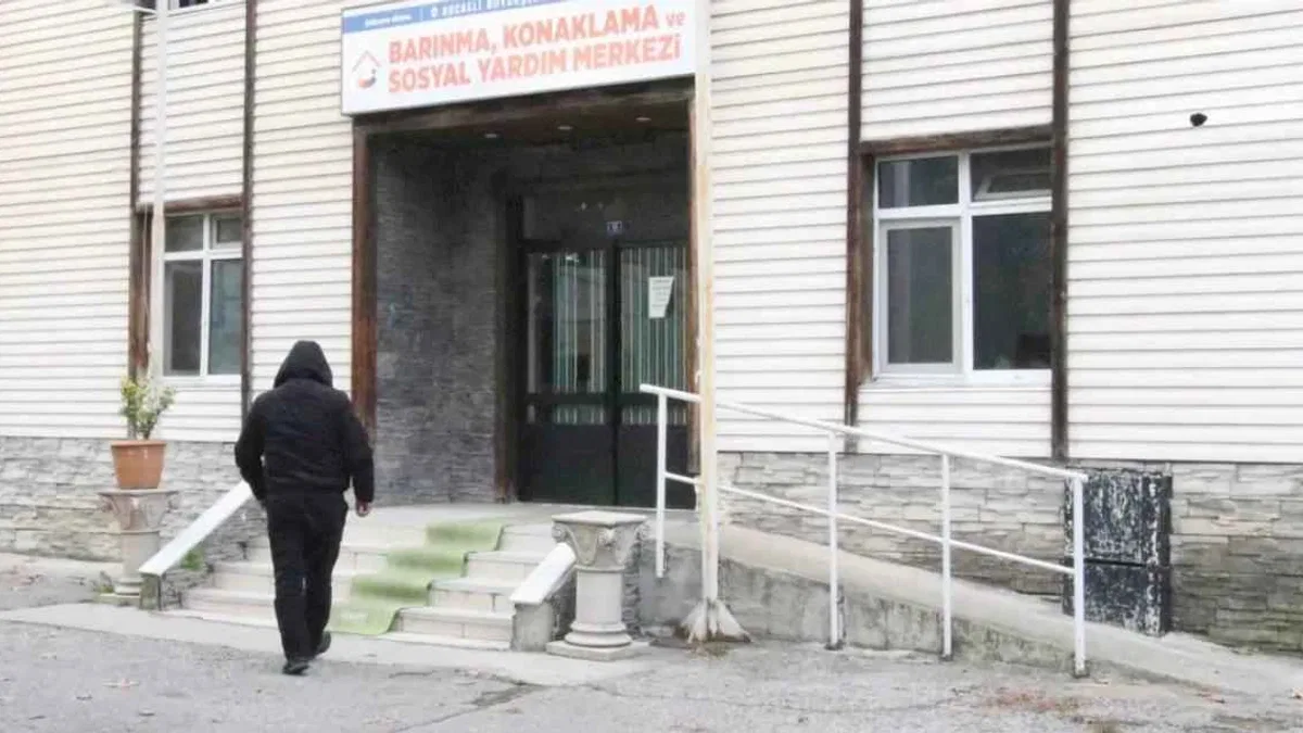 Kocaeli soğuklarda kimsesizlerin kimsesi oluyor