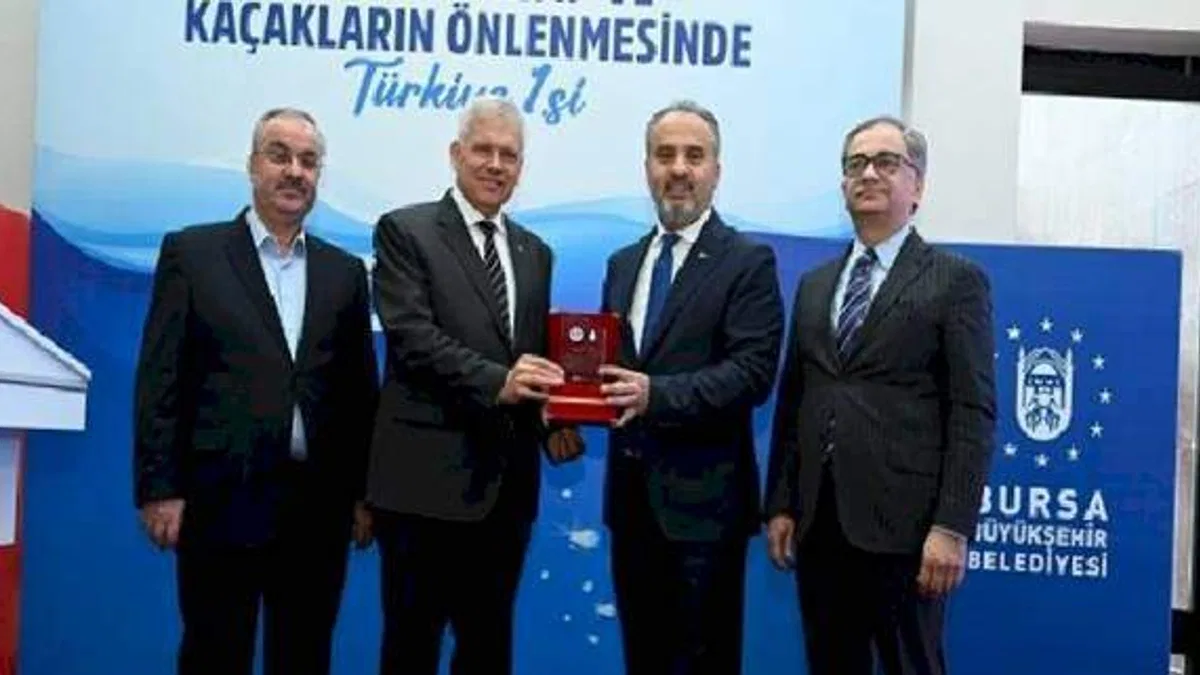 Alinur Aktaş'tan başarının mimarlarına tebrik