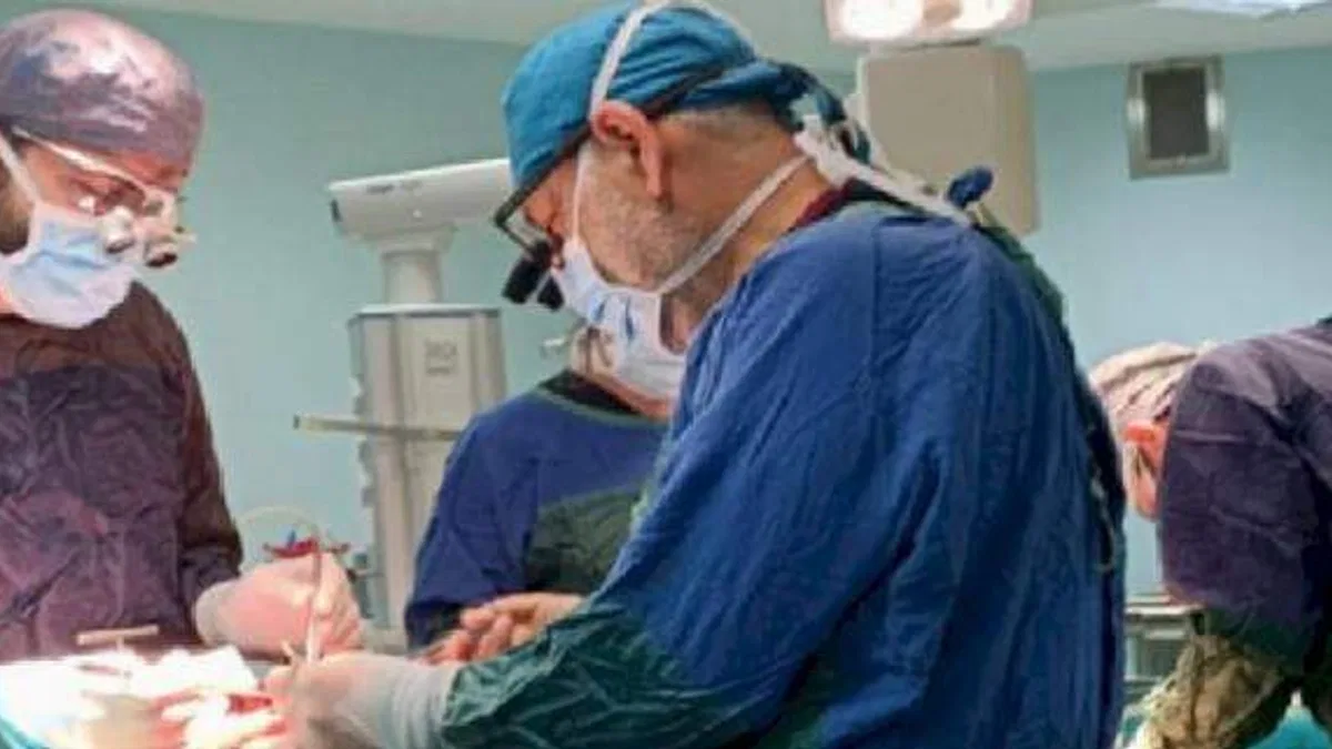 Aort damarı üç kat büyüyen hasta ölümden döndü