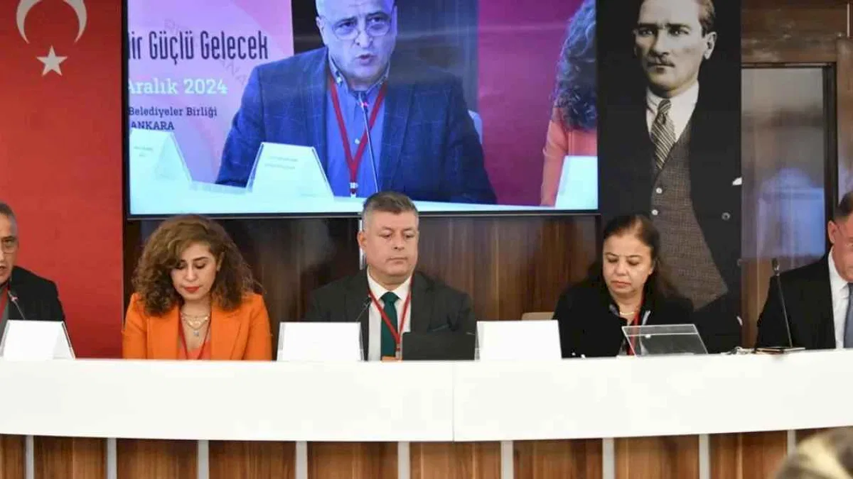 Çalık: Afetlere karşı dayanıklı kentler inşa etmek zorundayız