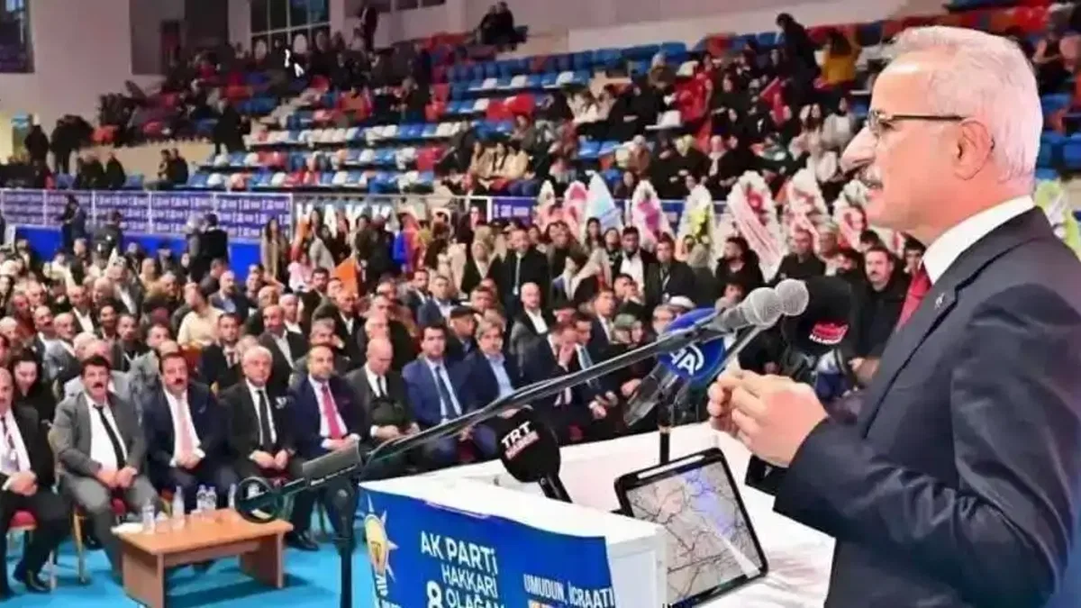 Bakan Uraloğlu: Hakkari'ye ne lazımsa yapmaya gayret ettik
