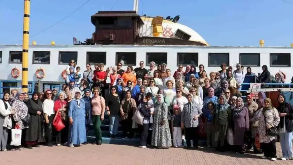Manisalı kadınlara Büyükşehir'den özel körfez turu