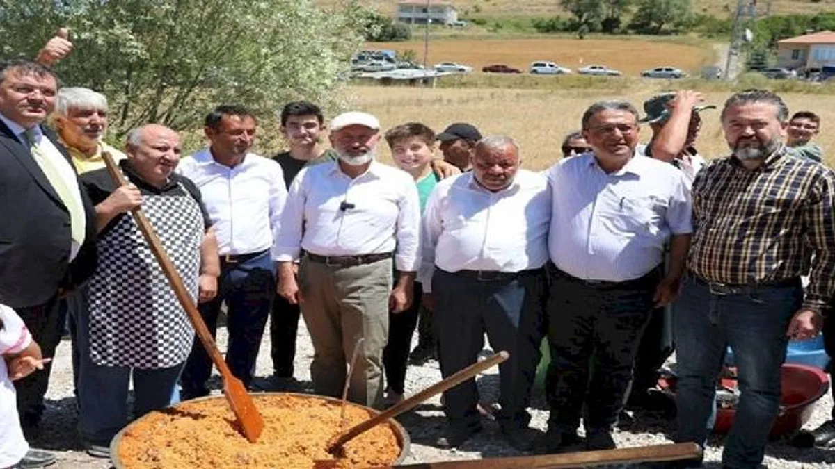 Ahmet Çolakbayrakdar Pilav Şenliği'ne katıldı