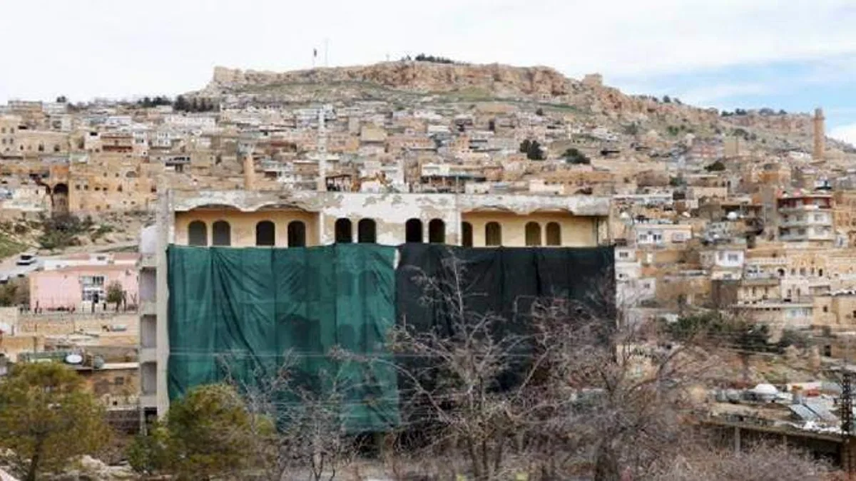 Mardin'in dokusunu bozan binalar yıkılıyor