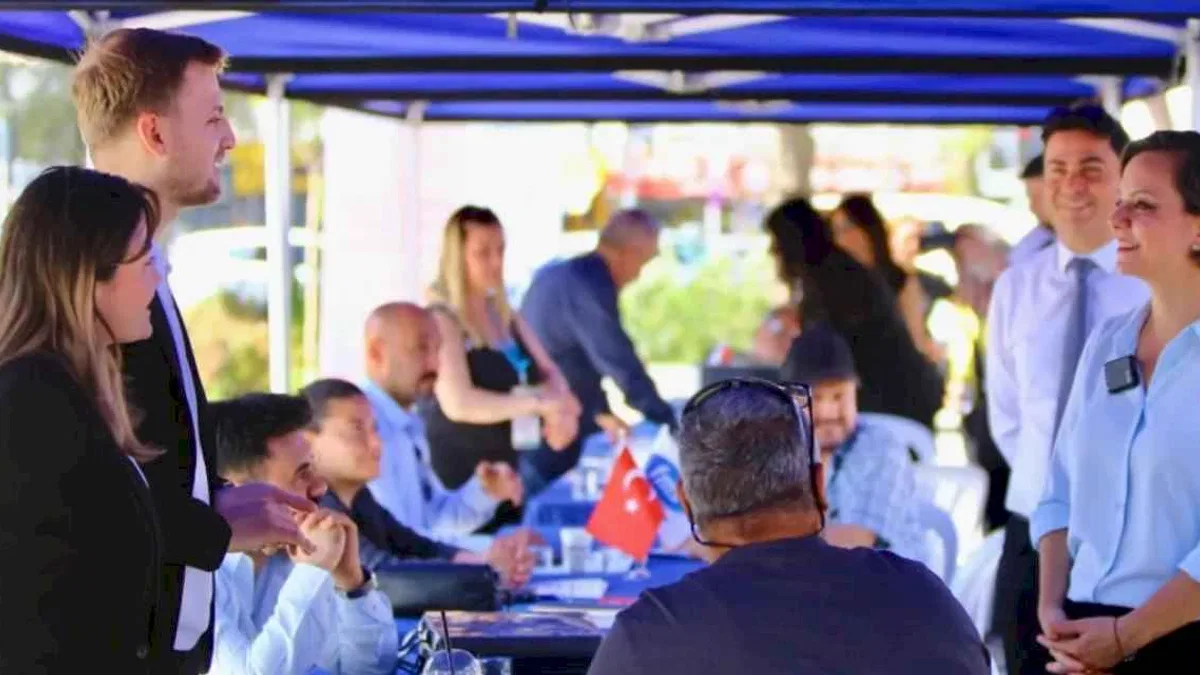 İzmir Karabağlar'da İstihdam Günleri yoğun ilgi gördü