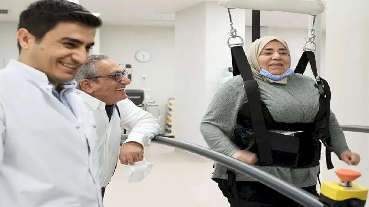 Kuveytli hasta Türkiye'de 'robot' desteğiyle yeniden doğdu