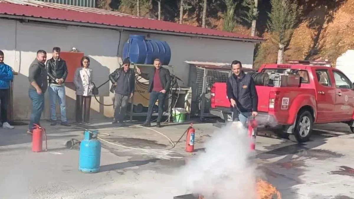 Muğla İtfaiyesi'nden baca temizlik eğitimi