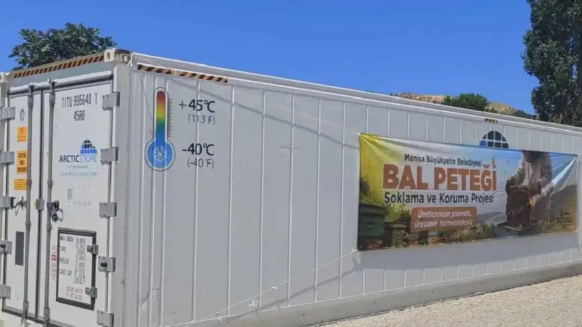 Manisalı arıcıların petekleri büyük balmumu güvesine karşı korunacak