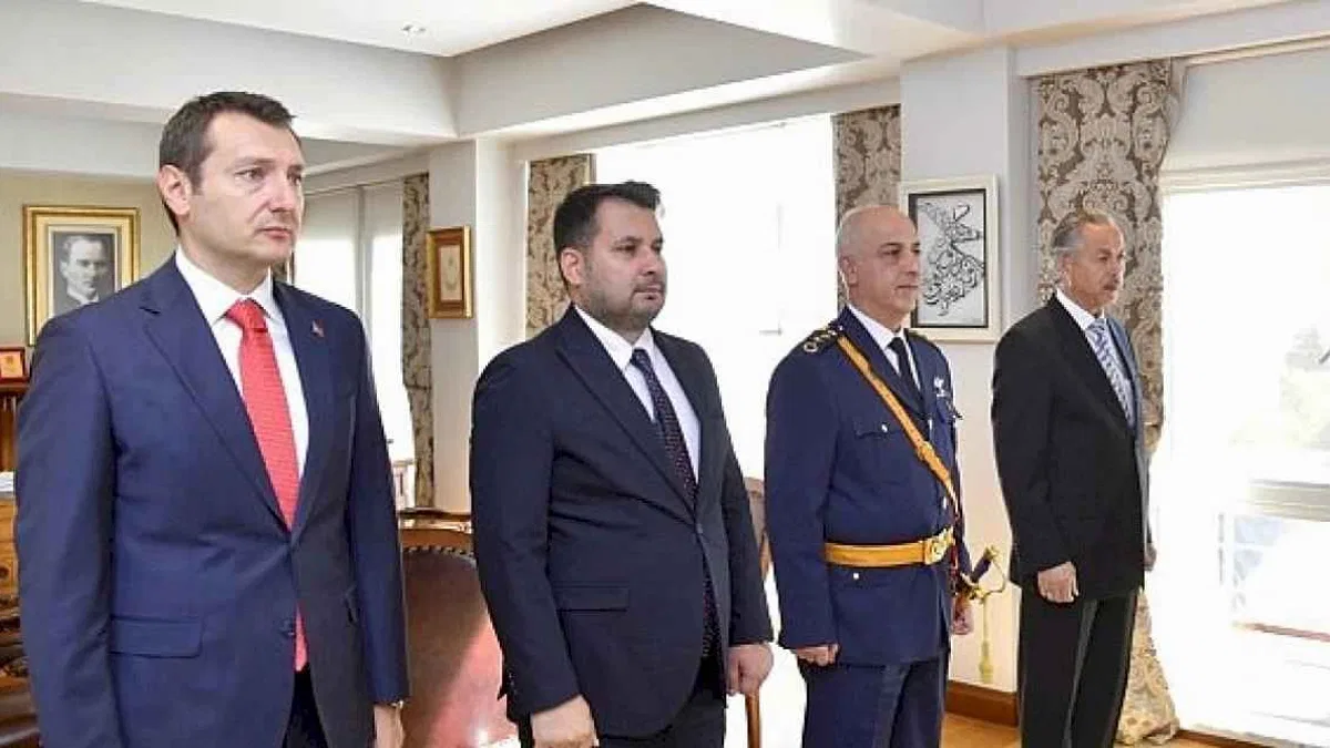 Kahramankazan Belediye Başkanı Selim Çırpanoğlu, Kahramankazan Kaymakamlığı tarafından düzenlenen 29 Ekim Cumhuriyet Bayramı programına katıldı.