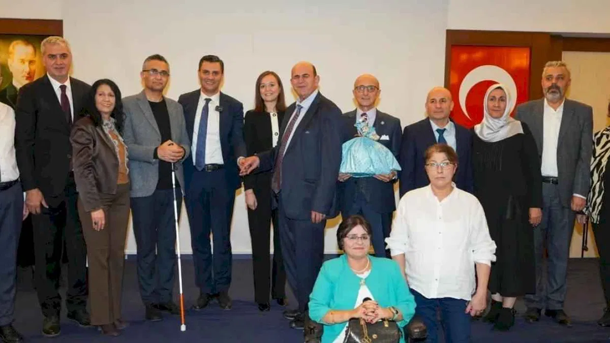 Başkan Zeyrek engelli yurttaşlar ve aileleri ile bir araya geldi