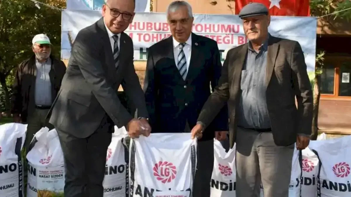 Manisa Büyükşehir'den çiftçilere tohum desteği
