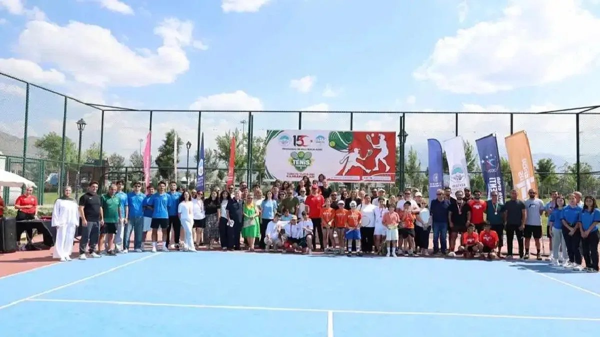 Kayseri'de 15 Temmuz Tenis Turnuvası sona erdi