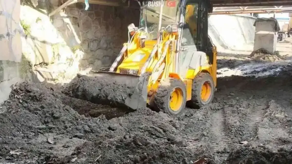 Bursa Büyükşehir'den dere temizliği