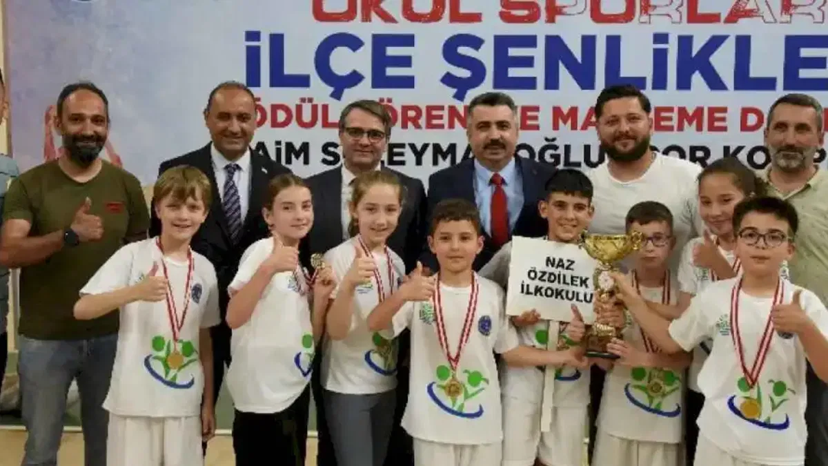 Yıldırım'da minik sporcular ödüllendirildi