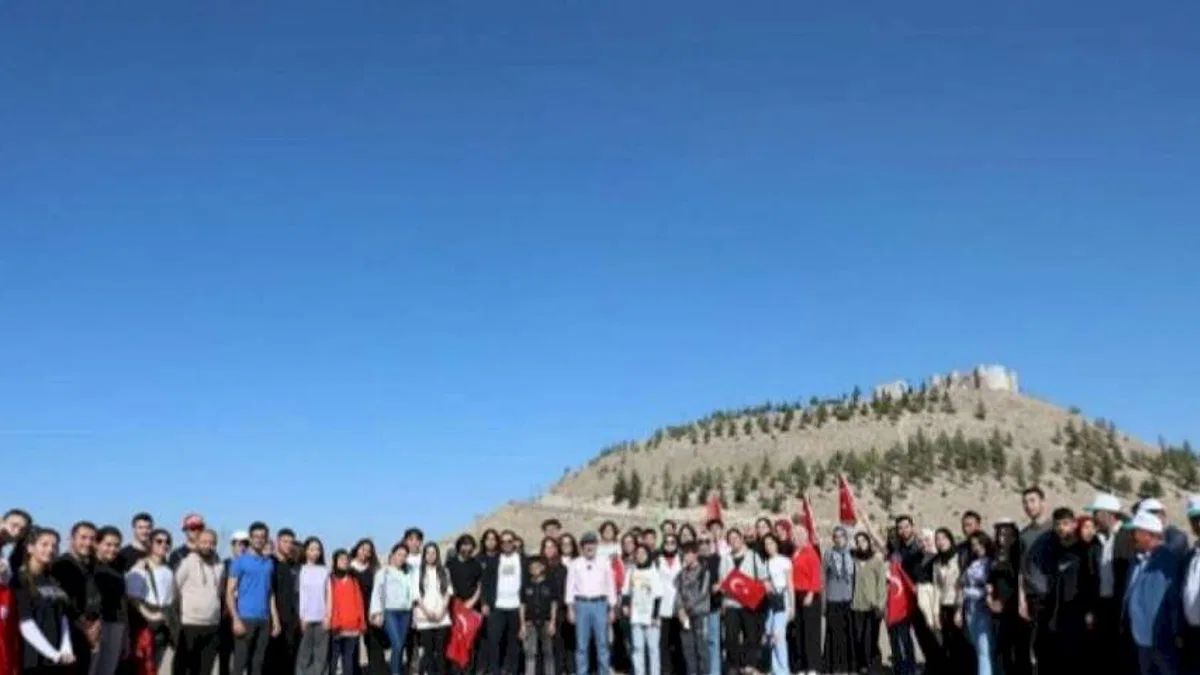 Kayseri Kocasinan'da 100'üncü yıl anısına 100 fidan