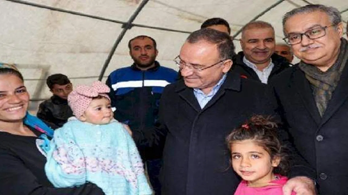 Bakan Bozdağ Diyarbakır'da çadır kenti ziyaret etti